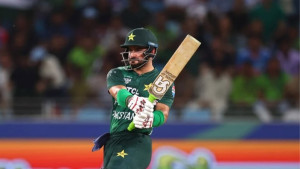 কোহলির রেকর্ড ভেঙে বাবরকে ছোঁয়ার অপেক্ষায় সাহিবজাদা ফারহান