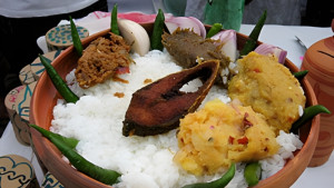 পান্তা-ইলিশ যেভাবে জুড়ে গেল পহেলা বৈশাখে