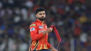 ম্যাচ জিতেও জরিমানা গুণলেন আইয়ার