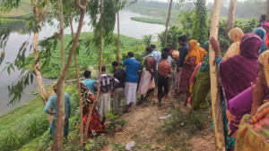 সন্ধ্যায় নিখোঁজ, সকালে নদীর পাশে মিলল মরদেহ