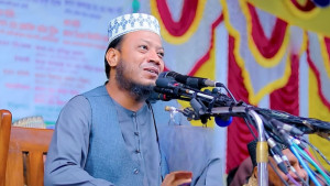 আমির হামজার বিরুদ্ধে গ্রেপ্তারি পরোয়ানা