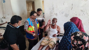 পদ্মায় নৌ পুলিশের উপর গুলি, পুলিশসহ আহত ৬
