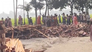 জামায়াত নেতার বিরুদ্ধে জমি দখলের অভিযোগ, বৃদ্ধাকে মারধর