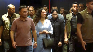 ‘বনলতা এক্সপ্রেস’ দেখতে সিনেমা হলে প্রধানমন্ত্রী