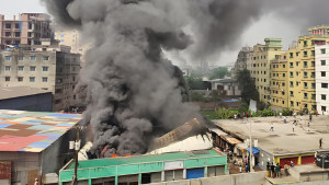 কদমতলীতে কারখানায় আগুন, ৪ লাশ উদ্ধার