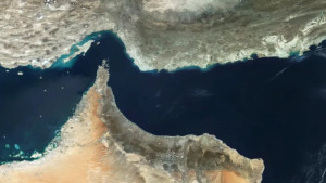 কড়া নজরদারির মাঝেও হরমুজ প্রণালিতে ৪ জাহাজ শনাক্ত