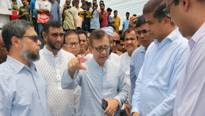 জ্বালানি পরিস্থিতি সামাল দিতে প্রয়োজনীয় ব্যবস্থা নেওয়া হচ্ছে: বাণিজ্যমন্ত্রী