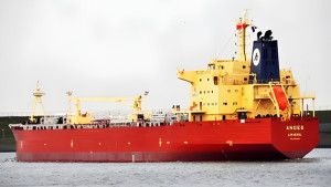 জ্বালানি নিয়ে আরও জাহাজ এসেছে চট্টগ্রাম বন্দরে