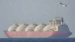 ‘সম্পূর্ণ নিরাপদ’ না হলে হরমুজ প্রণালি ব্যবহার করবে না শিপিং কোম্পানিগুলো