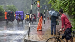 দুপুরের মধ্যেই বজ্রসহ বৃষ্টির পূর্বাভাস