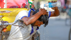 গরম নিয়ে দুঃসংবাদ দিল আবহাওয়া অধিদপ্তর