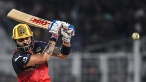 রেকর্ড গড়েই ম্যাচ শেষ করলেন কোহলি