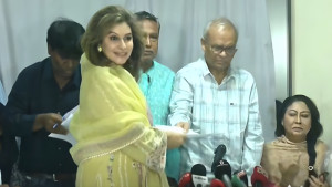 পল্টনে সরব বিএনপি কার্যালয়, ৮০ নারীর মনোনয়নপত্র সংগ্রহ