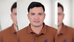 দেশে ফিরেই বিমানবন্দরে আটক সাবেক ছাত্রলীগ নেতা