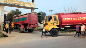 ভারত থেকে এলো আরও ৮ হাজার মেট্রিক টন ডিজেল