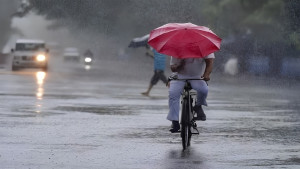 দুপুরের মধ্যে ৪ জেলায় ঝড়-বৃষ্টির আভাস