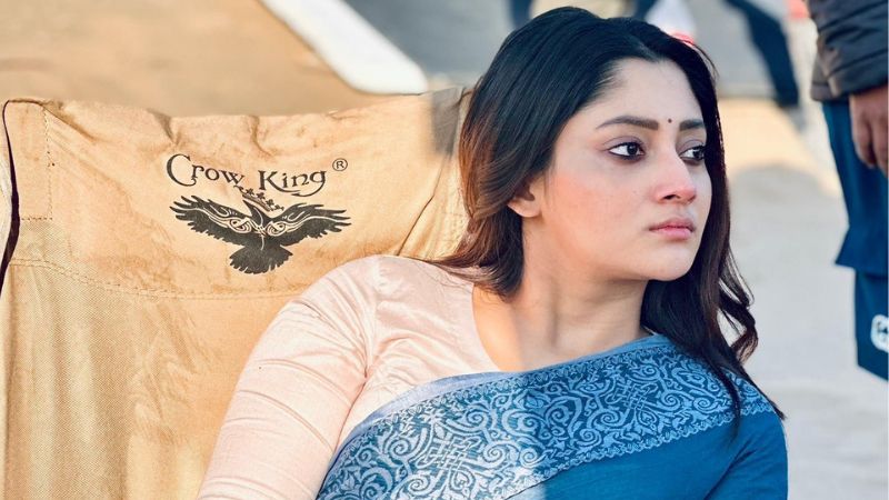 বাবার গ্রেফতার প্রসঙ্গে পূজা চেরী : ‘আইন তার নিজস্ব গতিতে চলবে’