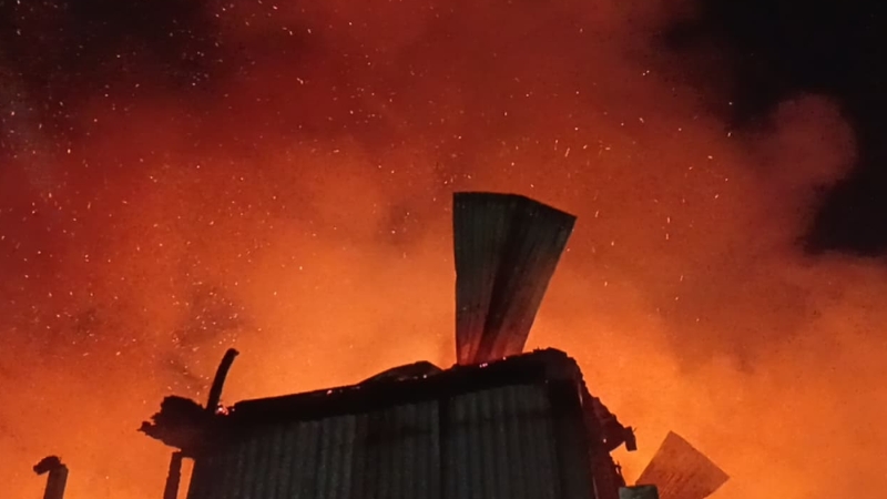 ভয়াবহ আগুনে পুড়ল টঙ্গীর বস্তি