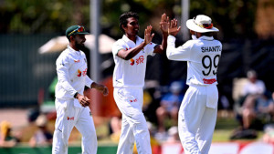 হাসানের তাণ্ডবে দুইশর আগেই গুটিয়ে গেল অস্ট্রেলিয়া