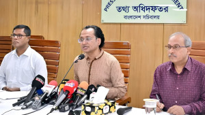 সরকারের ১৮০ দিনে মন্ত্রিসভায় রদবদল নিয়ে যা বললেন তথ্য উপদেষ্টা