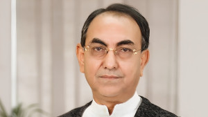 জানা গেল মির্জা আব্বাসের দেশে ফেরার দিনক্ষণ