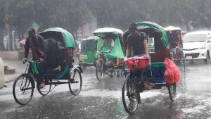 দুপুরের মধ্যে ঢাকায় বজ্রবৃষ্টির শঙ্কা