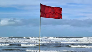 দেশের সব সমুদ্রবন্দরে ৩ নম্বর সতর্ক সংকেত