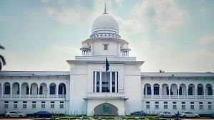 চেয়ার-সোফার পেছনে জাতীয় পতাকার ব্যবহার নয়: হাইকোর্ট