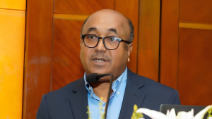 পিএসসির চেয়ারম্যানের পদত্যাগ
