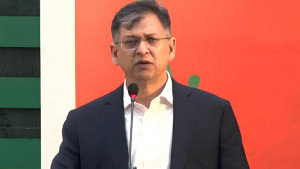 দিল্লিতে শেখ হাসিনার রাজনৈতিক তৎপরতার দায় ভারত এড়াতে পারে না: স্বরাষ্ট্রমন্ত্রী