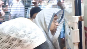 প্যারোলে মুক্তি, ঢাকার বাসায় দীপু মনি