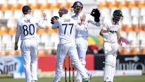 পাকিস্তানের ব্যাটিং দেখে ক্ষুব্ধ সমালোচকরা, তুলনা দ্বিতীয় বিভাগের কাউন্টির সঙ্গে