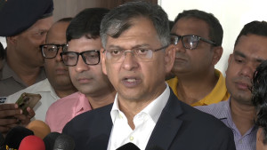 পুলিশ টিমকে একসঙ্গে বিশ্রামে যাওয়ার বিষয়ে সতর্ক করলেন স্বরাষ্ট্রমন্ত্রী