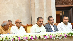 ধ্বংসস্তূপ থেকে পরিকল্পিত পুনর্গঠনের পথে বাংলাদেশ: তথ্যমন্ত্রী