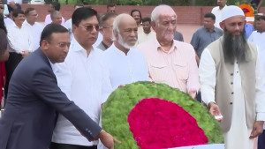জাতীয় স্মৃতিসৌধে নবনিযুক্ত মন্ত্রী-প্রতিমন্ত্রীদের শ্রদ্ধা