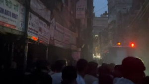বংশালে গোডাউনের আগুন নিয়ন্ত্রণে