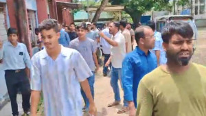 ফ্যামিলি কার্ডের তথ্য সংগ্রহকারী নিয়োগে অনিয়মের অভিযোগে বিক্ষোভ