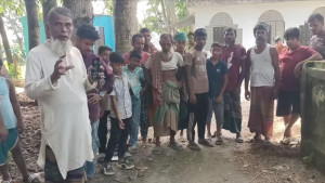 বৃদ্ধের দুই পায়ের রগ কেটে বাড়িতে হামলা, বিস্ফোরণ