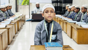 এক বছরেই কোরআনে হাফেজ ৮ বছরের আব্দুর রহমান