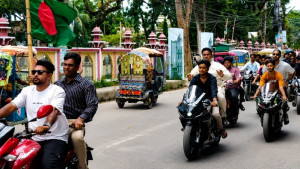 কৃষক দলের মোটরসাইকেল শোডাউনে ‘জয় বাংলা’ স্লোগান