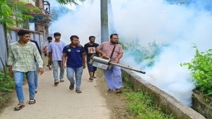 মশা দমনে মাঠে নেমেছে ছাত্রদল