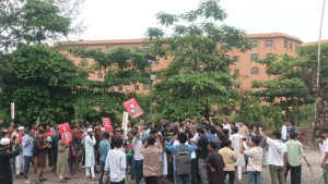বরিশাল বিশ্ববিদ্যালয়ে ছাত্রদল-শিবিরের মারামারি, আহত ২০