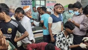 গোরস্থানে আধিপত্য নিয়ে সংঘর্ষ, আহত শতাধিক