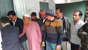 চাটমোহর মহিলা কলেজে অধ্যক্ষের কক্ষে তালা ঝোলালেন শিক্ষকরা