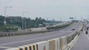 এক্সপ্রেসওয়ের পাশ থেকে নারীর মরদেহ উদ্ধার