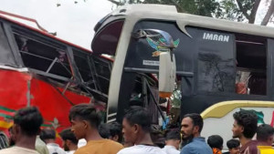 ঢাকা–বরিশাল মহাসড়কে ত্রিমুখী সংঘর্ষে নিহত ৩