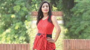 চিত্রনায়িকা রুবিনা নিঝুমের বিরুদ্ধে গ্রেপ্তারি পরোয়ানা