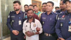 ধাওয়া দিয়ে যেভাবে গ্রেপ্তার করা হয় হিরো আলমকে