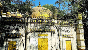 যে মসজিদে নামাজ পড়ে জ্বীনেরা