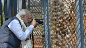 মোদির ক্যামেরার দাম কত